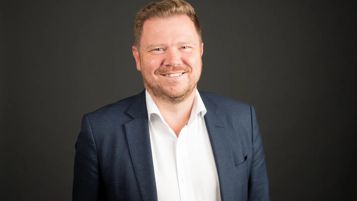 chris-jones-headshot