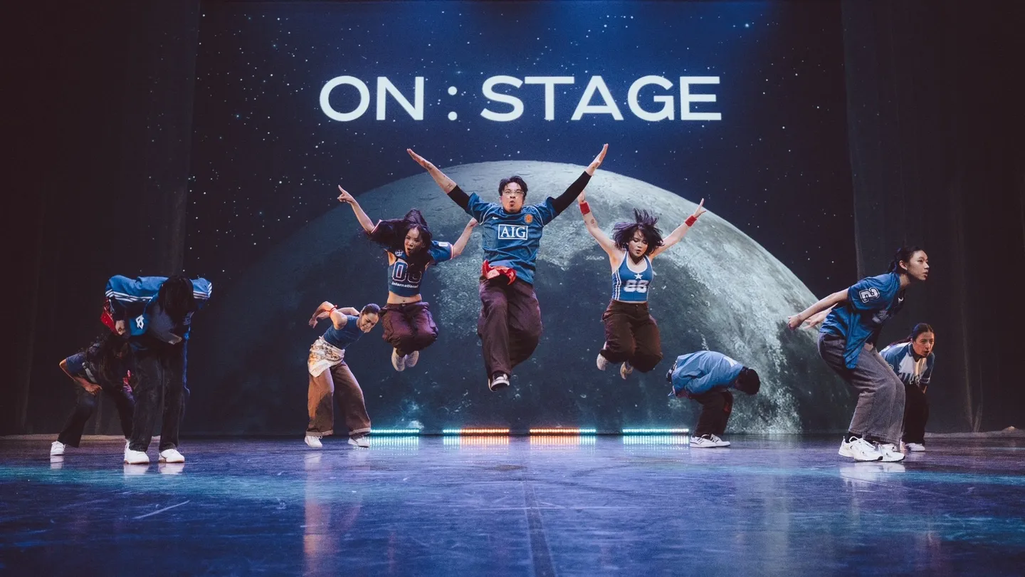 k-pop-music-dance-performance-_selena
