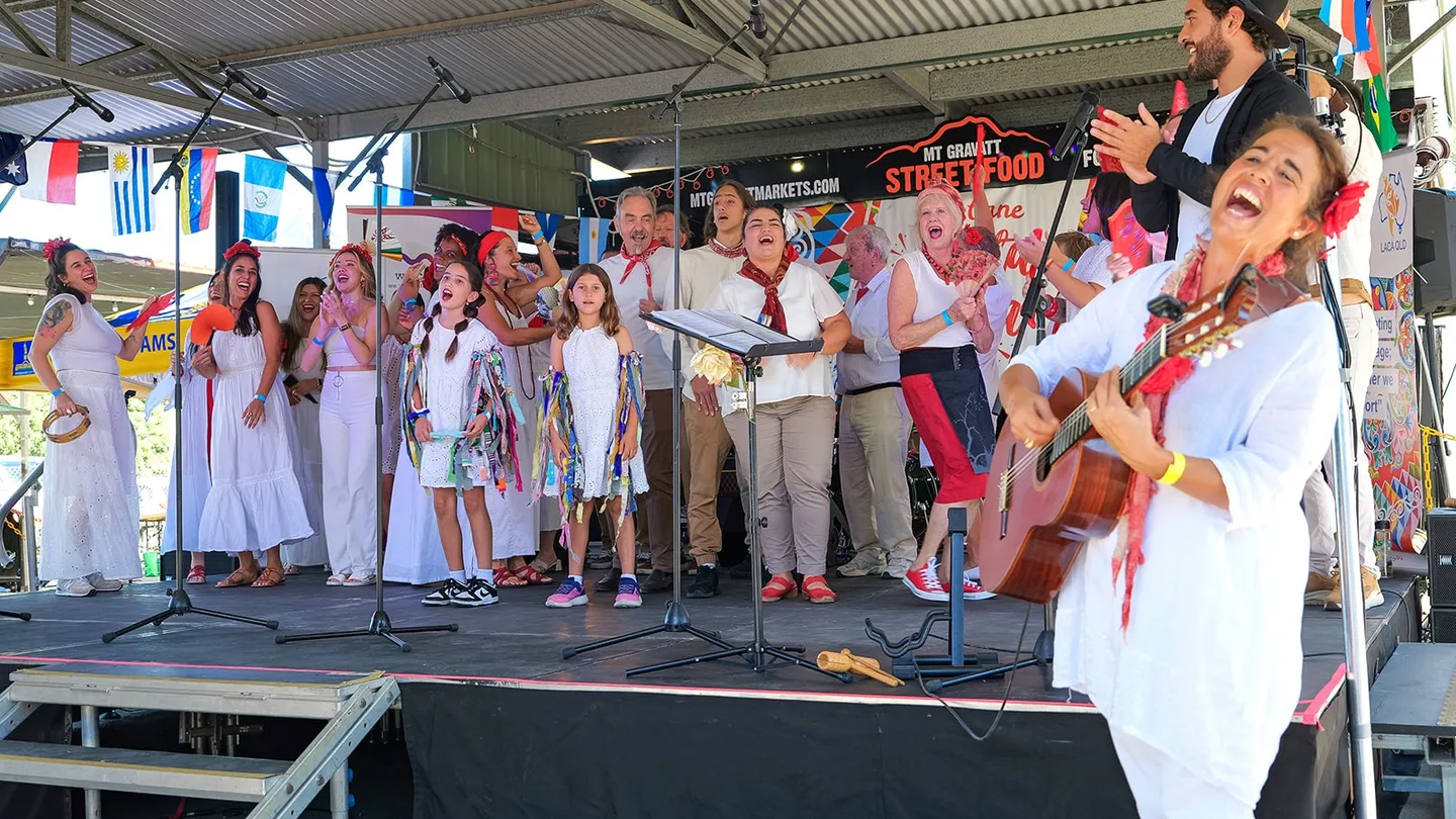 latin-choir-brisbane_group-on-stage