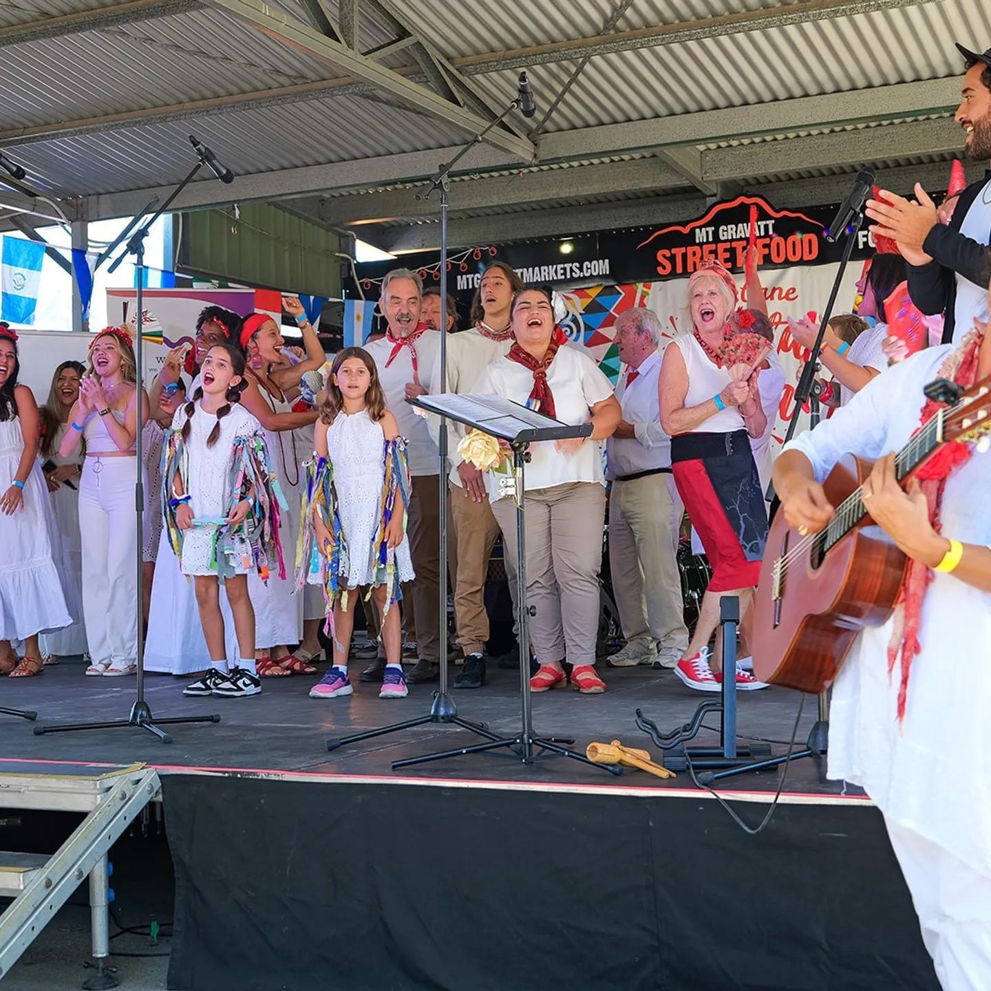 latin-choir-brisbane_group-on-stage