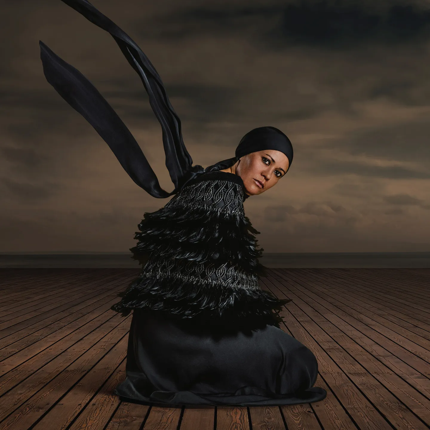 tiri_-te-araroa-woman-far-walking-credit-signy-bjorg