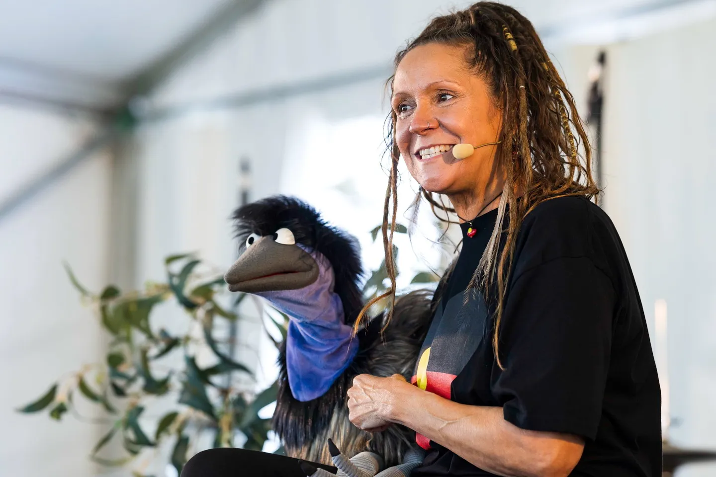aunty-sharron-and-the-daughts_-katie-bennett-courtesy-qagoma