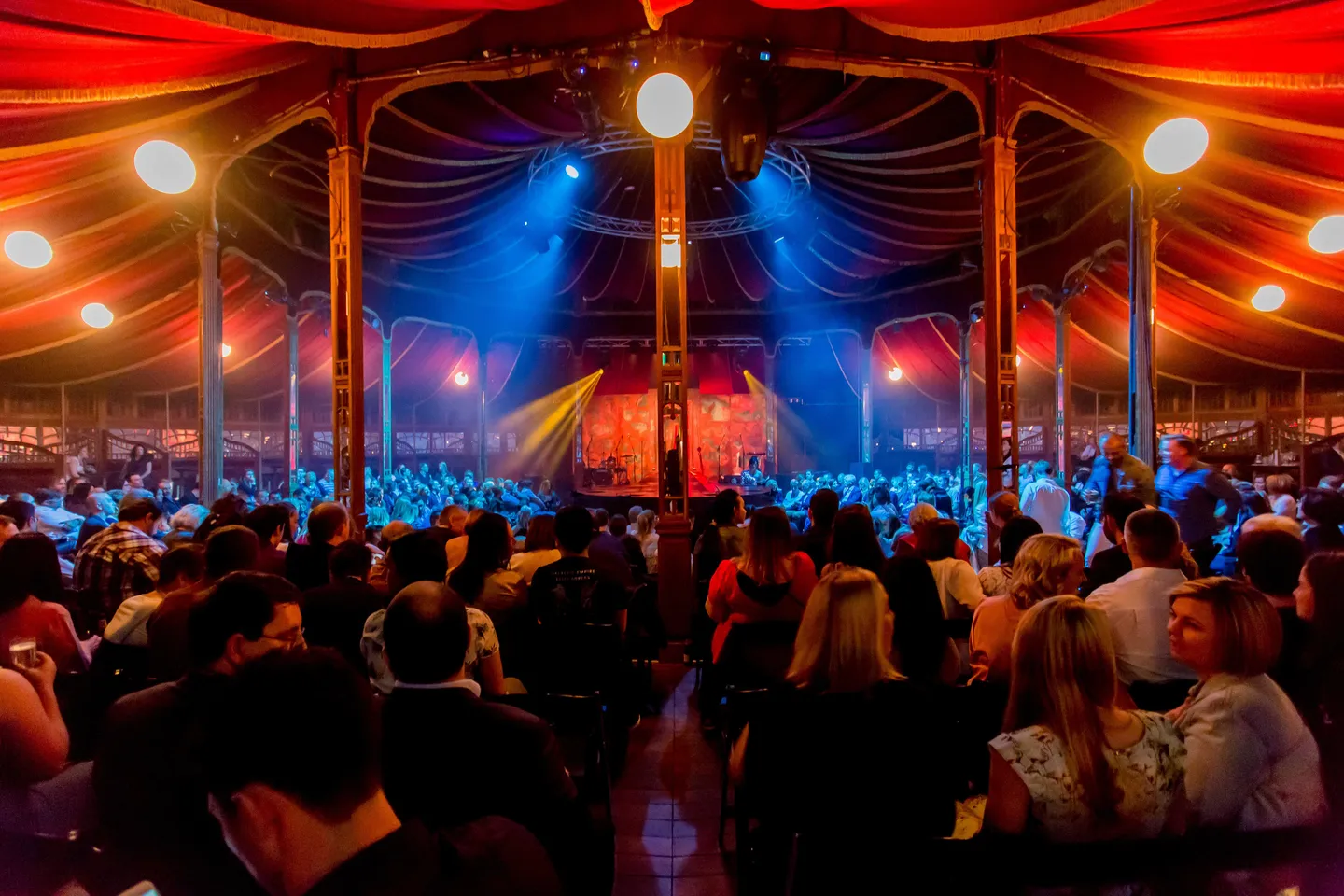 brisbane-festival-spiegeltent-atmosphere-photography