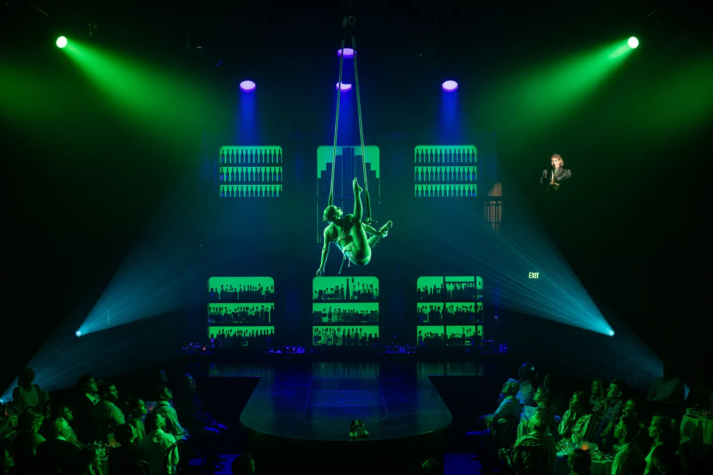 full-suite-dan-boud_gatsby-at-the-green-light_sydney-opera-house_credit_daniel-boud_088