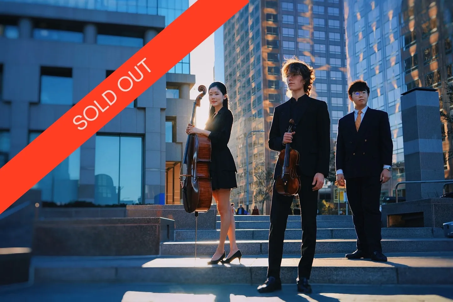 sold-out-trio-azura
