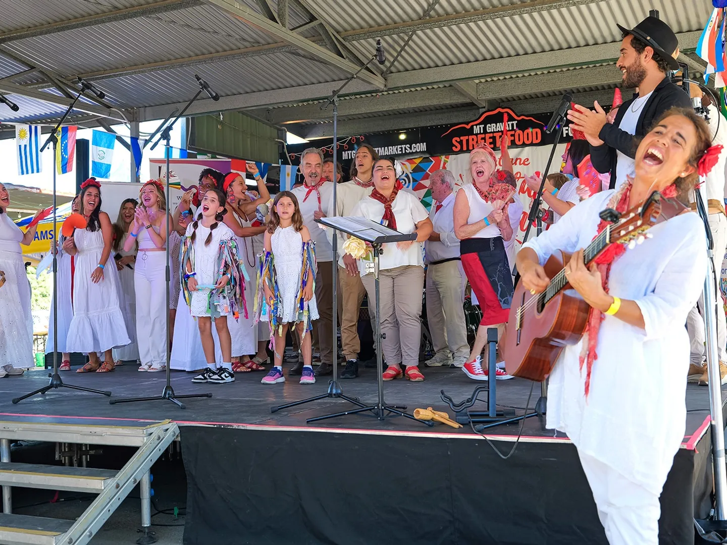 latin-choir-brisbane_group-on-stage