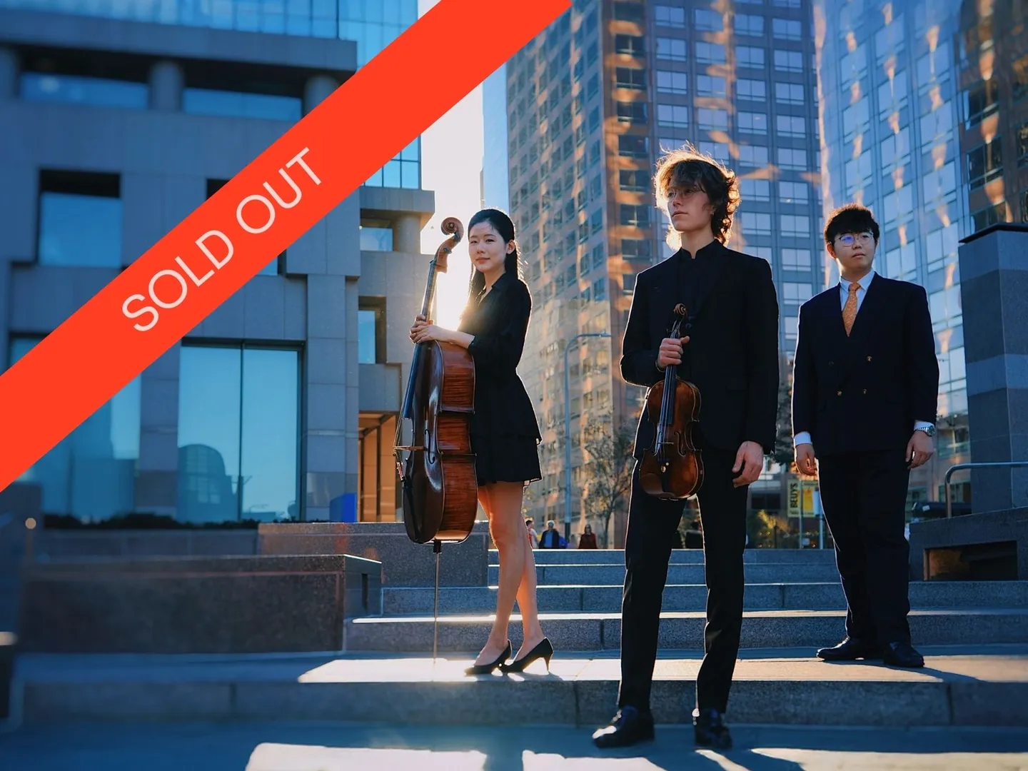 sold-out-trio-azura
