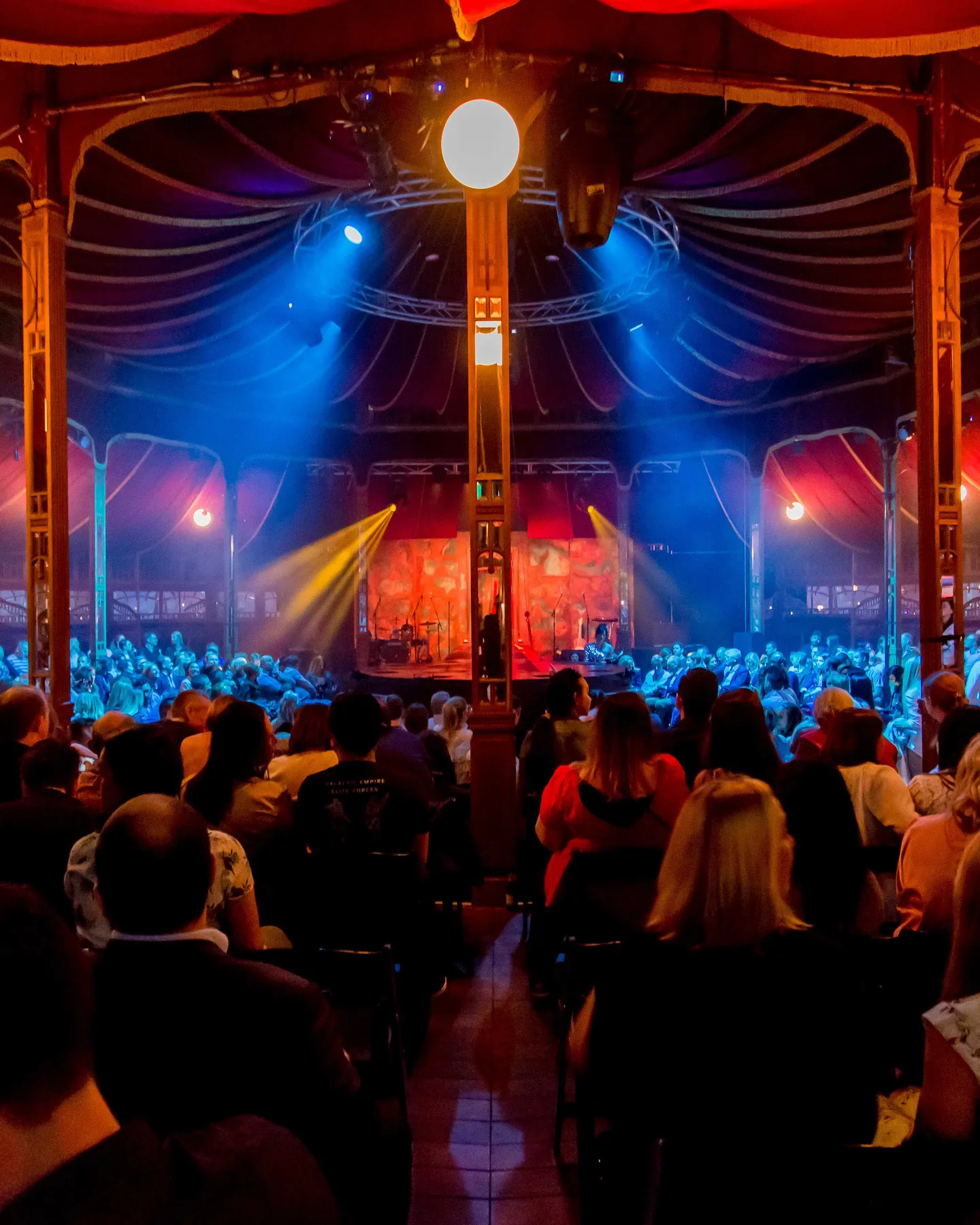 brisbane-festival-spiegeltent-atmosphere-photography