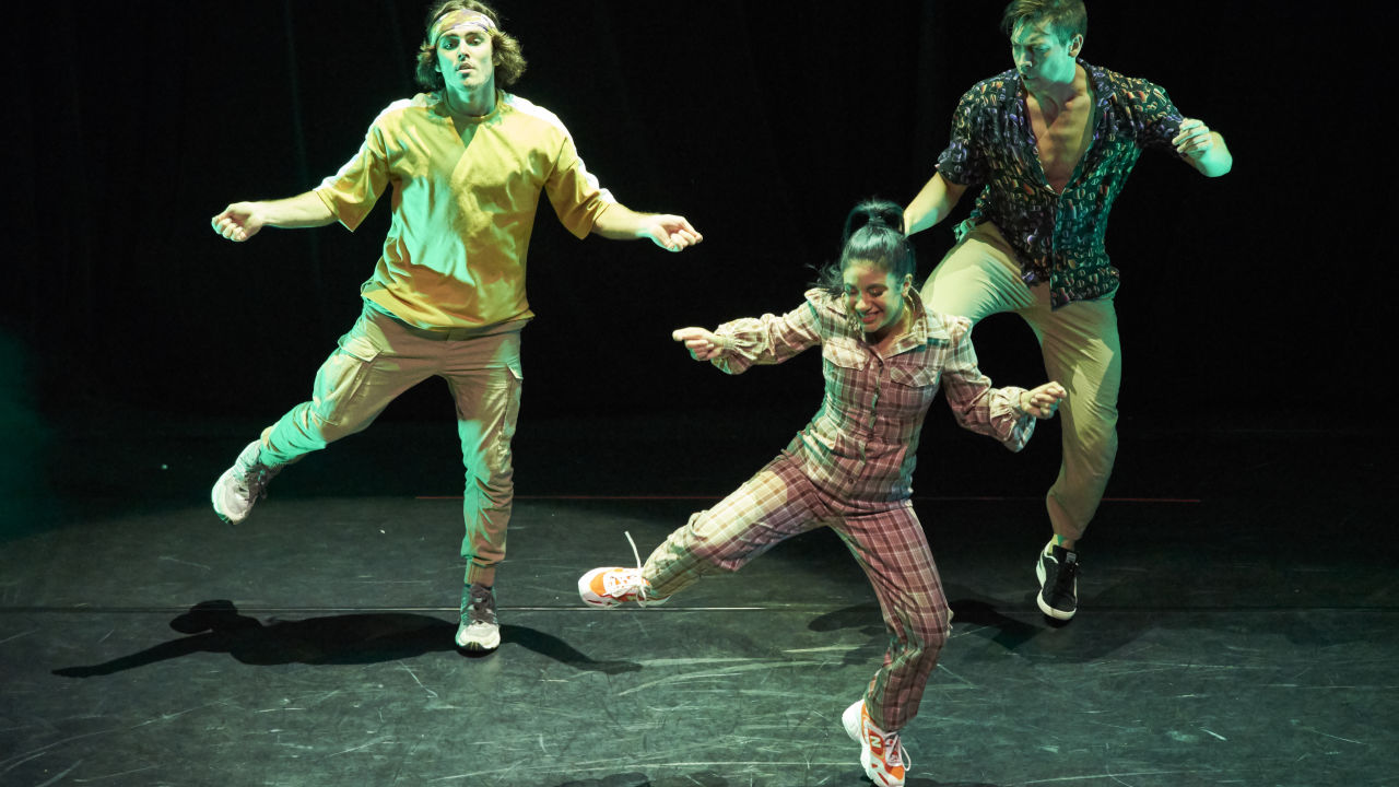 Casus Circus vs Mad Dance